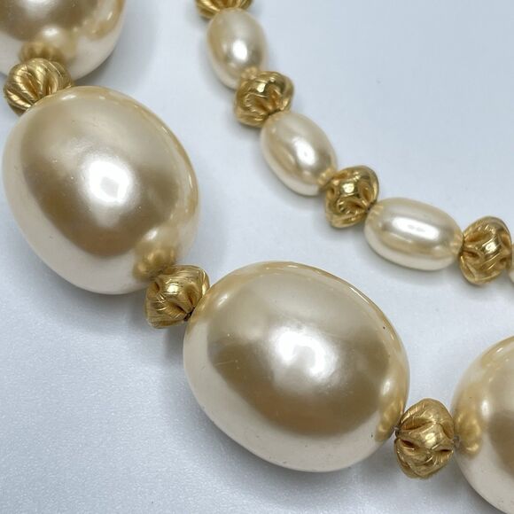 Vintage Napier Cream Lucite Pearl Beaded Necklace Gold Tone Statement 31” Long - Picture 5 of 8